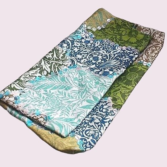 Multi-Patterned Fabric Sequined Wristlet Purse - Picture 1 of 8